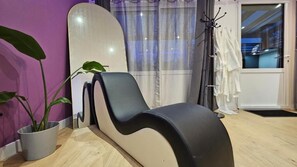 Unclassified image, 3 of 20, button - Diamond'Suite Loveroom & Spa44 (Machecoul-Saint-Même)