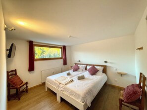 Unclassified image, 4 of 9, button - Vrbo Property (Gerbépal)