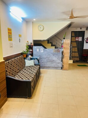 Unclassified image, 4 of 45, button - Yes Hotel (Rishikesh)