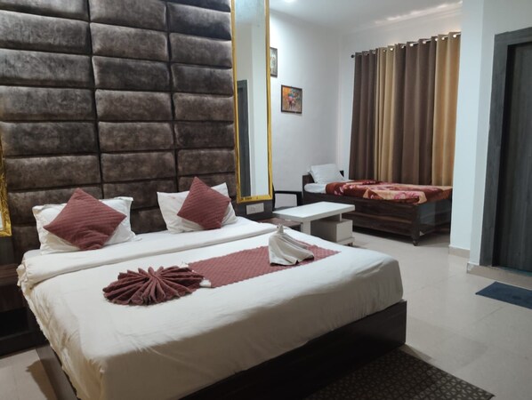 Unclassified image, 1 of 31, button - Yes Hotel (Rishikesh)