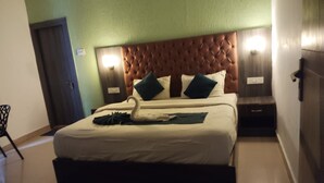 Deluxe Room, Mountain View - Yes Hotel (Rishikesh)