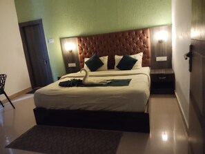 Unclassified image, 5 of 31, button - Yes Hotel (Rishikesh)