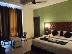 Unclassified image, 3 of 45, button - Yes Hotel (Rishikesh)