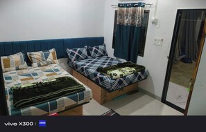 Unclassified image, 2 of 14, button - Maharudra Residency Homestay (Verul)