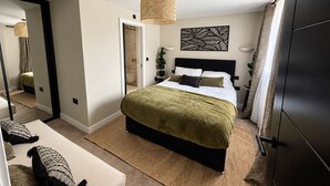 Unclassified image, 5 of 12, button - Nr Airport, Sleeps 6, 5 Beds, Private Parking (Stockport)