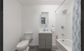 Unclassified image, 5 of 7, button - The Four Doors Traveler’s Studio-WIFI in Oak Grove (Oak Grove)