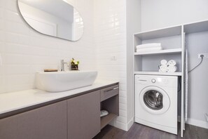 Unclassified image, 5 of 17, button - Contempora - Cavallotti 13 - Two-room apartment with a balcony on the top floor - A61 (Milano)