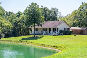 Unclassified image, 5 of 7, button - Fountain View Lodge - Fountain View Lodge - Sleeps 10 guests. (Gore)