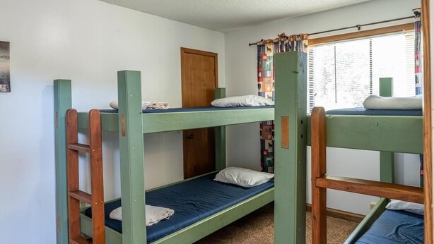 Unclassified image, 1 of 7, button - Hilltop Lodge - Hilltop Lodge - Sleeps 10 guests. (Gore)