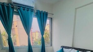 Ảnh chưa phân loại, 5 trong số 10 ảnh, nút