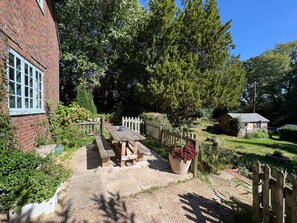 Unclassified image, 2 of 17, button - Two bed home with garden & parking in Bramley, Surrey Hills (Bramley)
