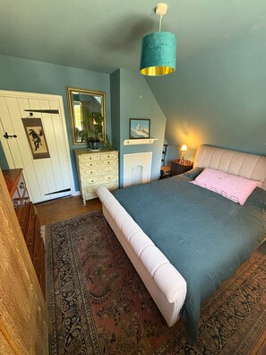Unclassified image, 4 of 17, button - Two bed home with garden & parking in Bramley, Surrey Hills (Bramley)