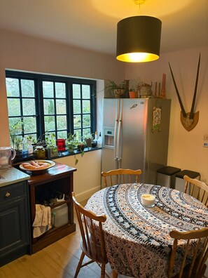 Unclassified image, 3 of 17, button - Two bed home with garden & parking in Bramley, Surrey Hills (Bramley)