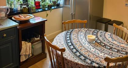 Two bed home with garden & parking in Bramley, Surrey Hills