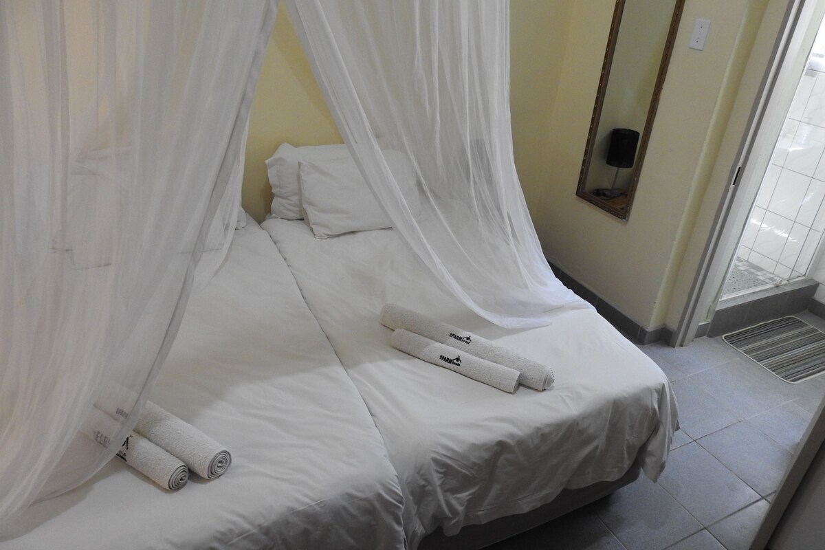 Egyptian cotton sheets, premium bedding, down duvets, desk