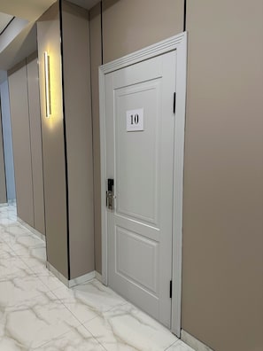 Interior - Gatsby Lva Tolstogo (Bishkek)