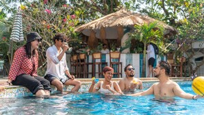 Unclassified image, 2 of 6, button - Luxuria Gokarna - by Moustache (Gokarna)