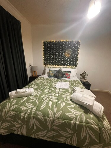 3BR stylish home base for exploring town, comfort meets prime location
