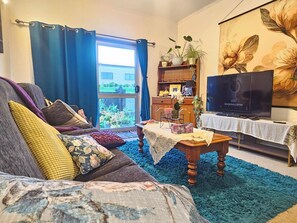 Unclassified image, 3 of 50, button - 3BR stylish home base for exploring town, comfort meets prime location (Oamaru)