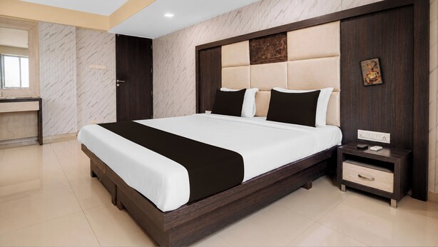 Classic Room | WiFi (free) - Townhouse Oak by OYO Rambagh Amritsar (Amritsar)