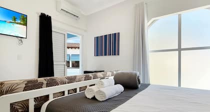1 Suite| AC| 50m from the beach| pool| BBQ Grill