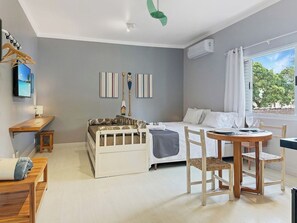 Luokittelematon kuva, 3 kautta 33, painike