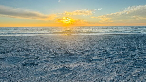 Unclassified image, 1 of 19, button - Private 1BR - King Bed Madeira Beach Days (Seminole)