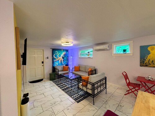 Private 1BR - King Bed Madeira Beach Days