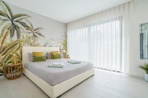 Villa Bianca with Private Pool and Jacuzzi