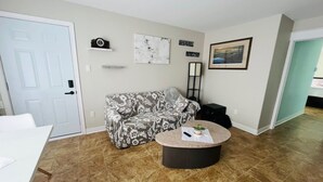 Unclassified image, 4 of 8, button - Cozy One Bedroom Suite, close to golf course! (Unknown)