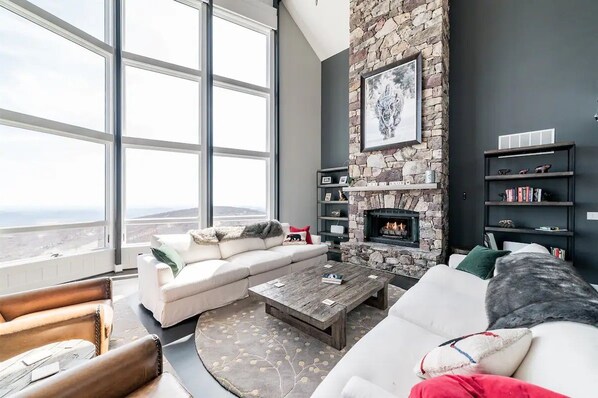 Unclassified image, 1 of 50, button - Black Diamond Lodge at Wintergreen, 7bed, 10ba (Wintergreen Resort)