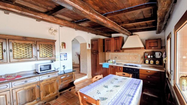 Unclassified image, 1 of 15, button - Vrbo Property (Popoli terme)