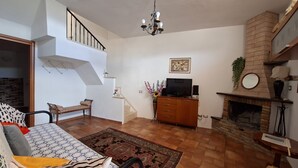 Unclassified image, 2 of 15, button - Vrbo Property (Popoli terme)