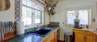 Mtn-view Taos Ski Valley Condo: 2 Mi to Slopes!