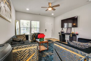 Unclassified image, 3 of 24, button - Home 2 Mi to Dtwn Greensboro! Bring Your Pets (Greensboro)