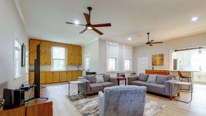Unclassified image, 5 of 74, button - Tuskegee 5BR Home in Historic District (Tuskegee)