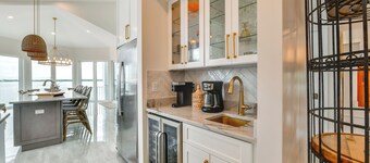 Luxury Bayfront Home, Private Dock, Steps to Beach