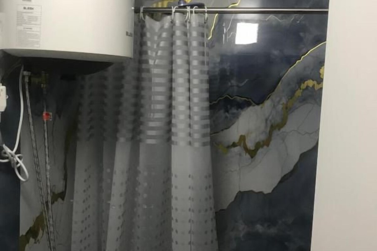 Luxury Studio, Garden View | Bathroom | Slippers