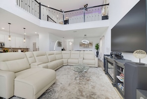 Room - 100 TV - Pool Spa Epic Game Room Villa for 14 (Kissimmee)