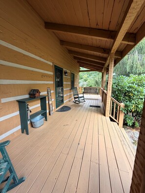 Unclassified image, 3 of 6, button - Entire cabin in Banner Elk, North Carolina (Banner Elk)