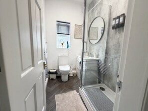 Unclassified image, 4 of 12, button - Luxury Garden Apartment 2Bed 2Bath Nottingham (Nottingham)