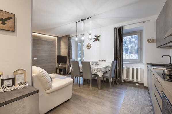 Unclassified image, 1 of 18, button - Angel's Home 1-AffittiPontediLegno (Ponte di legno)