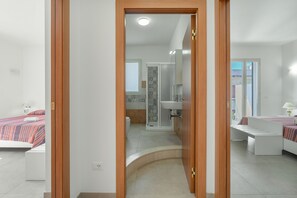 Room - Apartment 'Lungomare Avola  with Sea' with Balcony, Wi-Fi and Air Conditioning (Avola)