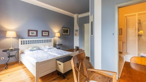 Unclassified image, 5 of 14, button - Room 'Parkcafe Blau' with Private Terrace, Private Garden and Wi-Fi (Briesen (Mark))