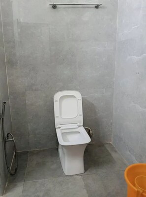Bathroom - Fabhotel Raga Grand (Hyderabad)