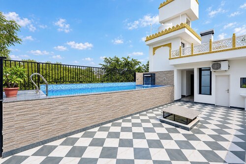 FabHotel Netaji