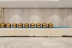 Banquet hall - FabHotel Isha Luxury Rooms (Hyderabad)