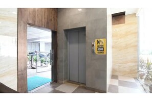Ảnh chưa phân loại, 2 trong số 42 ảnh, nút