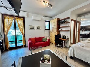 صورة غير مصنفة، 4 من 31، زرّ