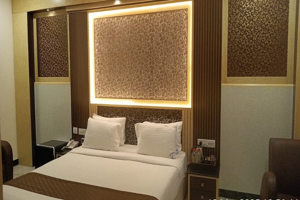 Deluxe Room, City View